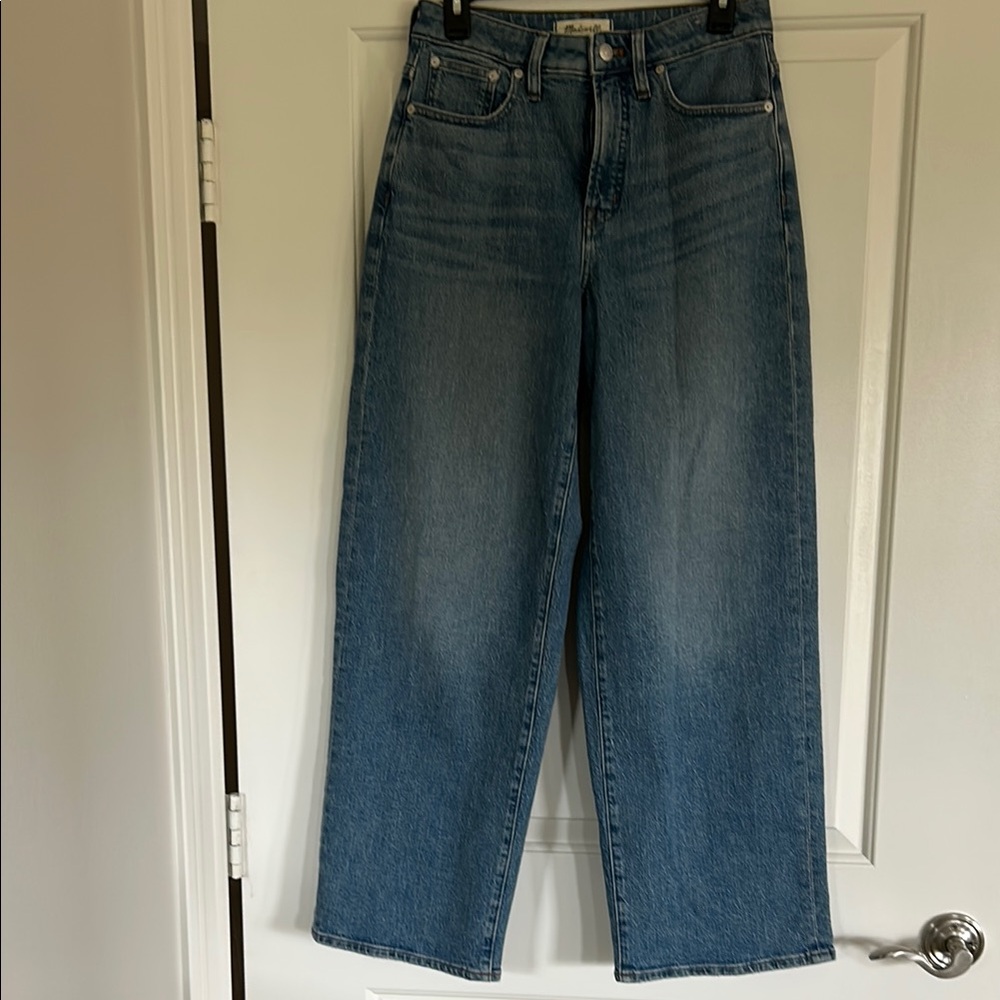 The Perfect Vintage Wide-Leg Jean. Size 28. NNT